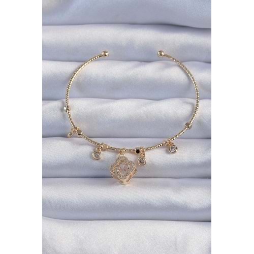Pirinç Altın Renk Zirkon Taşlı Yonca Model Charm Bileklik